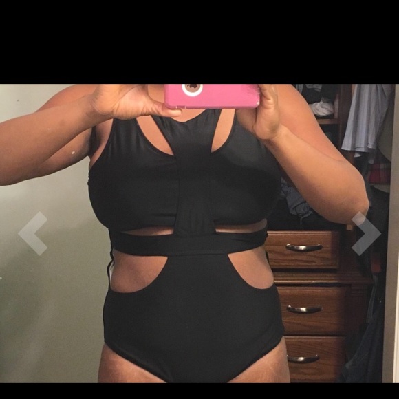 Bathing suit - Picture 3 of 3